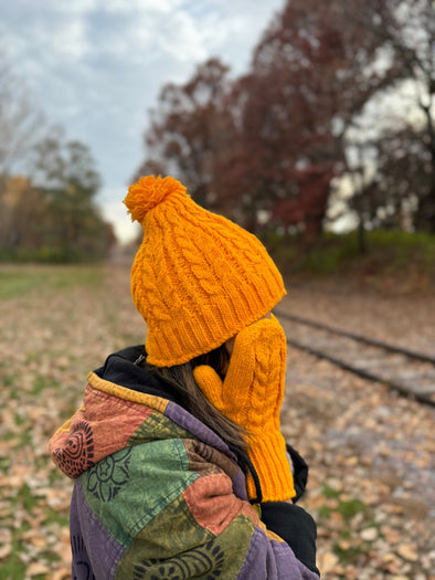 HIMALAYAN HANDKNITTED WOOL MITTEN/HAT WITH FLEECE LINING