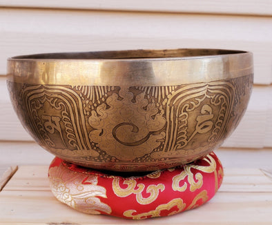 HANDMADE TIBETAN SINGING BOWL WITH MANTRA 9"