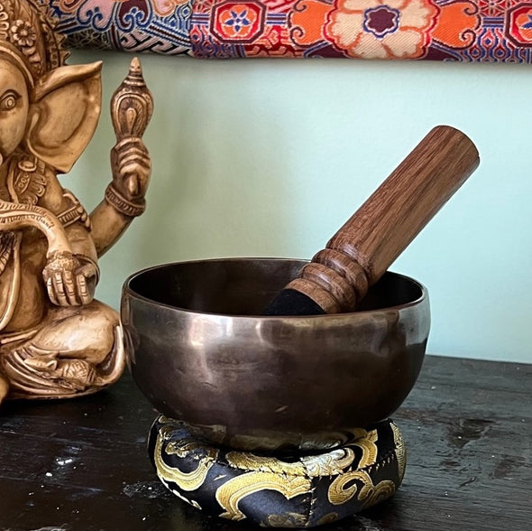 HANDMADE TIBETAN SINGING BOWL YIN AND YANG 5"